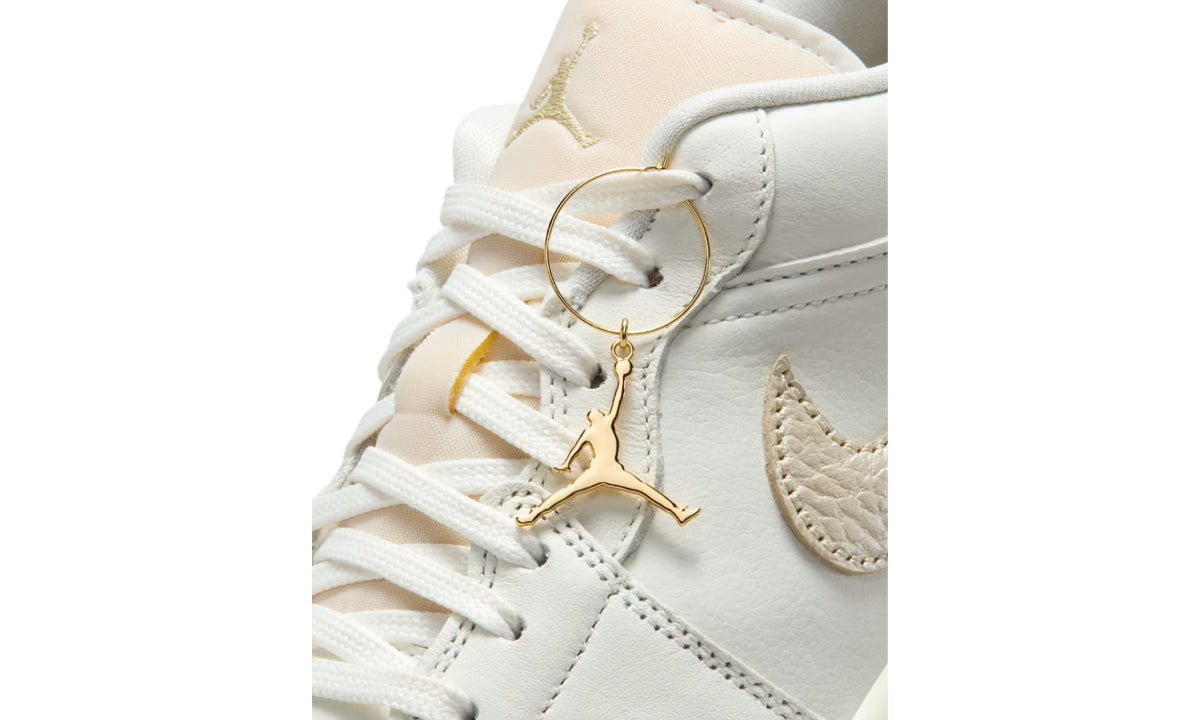 Air Jordan 1 Low SE Metallic Team Gold (W)