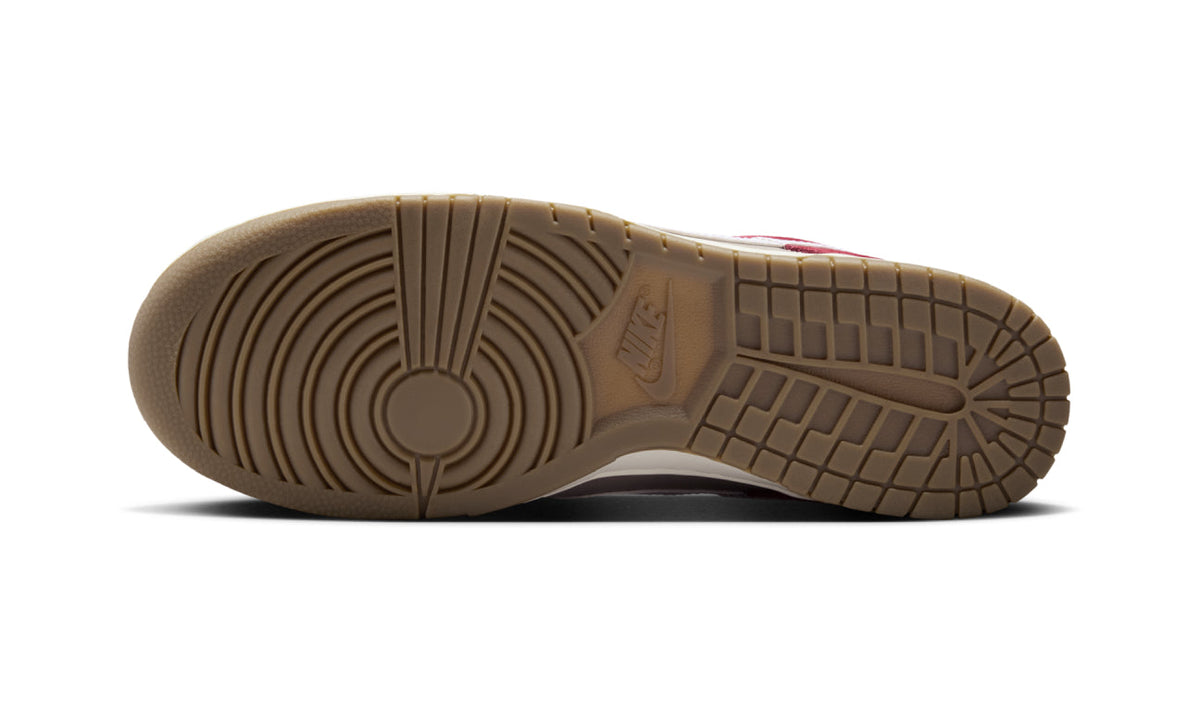 Nike Dunk Low Retro SE College Grey Team Red