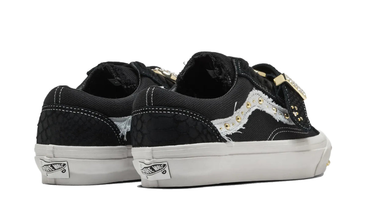 Vans Premium Old Skool 36 Metagirl Buckle Black White