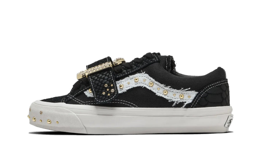 Vans Premium Old Skool 36 Metagirl Buckle Black White